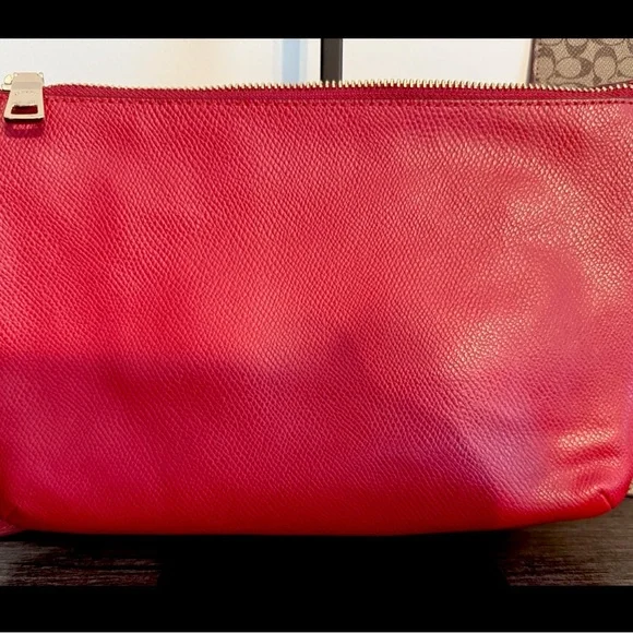 Coach F52881 Red Leather East West Pop Crossbody- Signature Pop Up Pouch EUC 🤩 - Picture 5 of 7